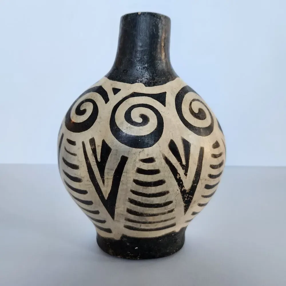 Lenca Honduras Indigenous Tribal Folk Art Clay Pottery Vase Blackware Geometric